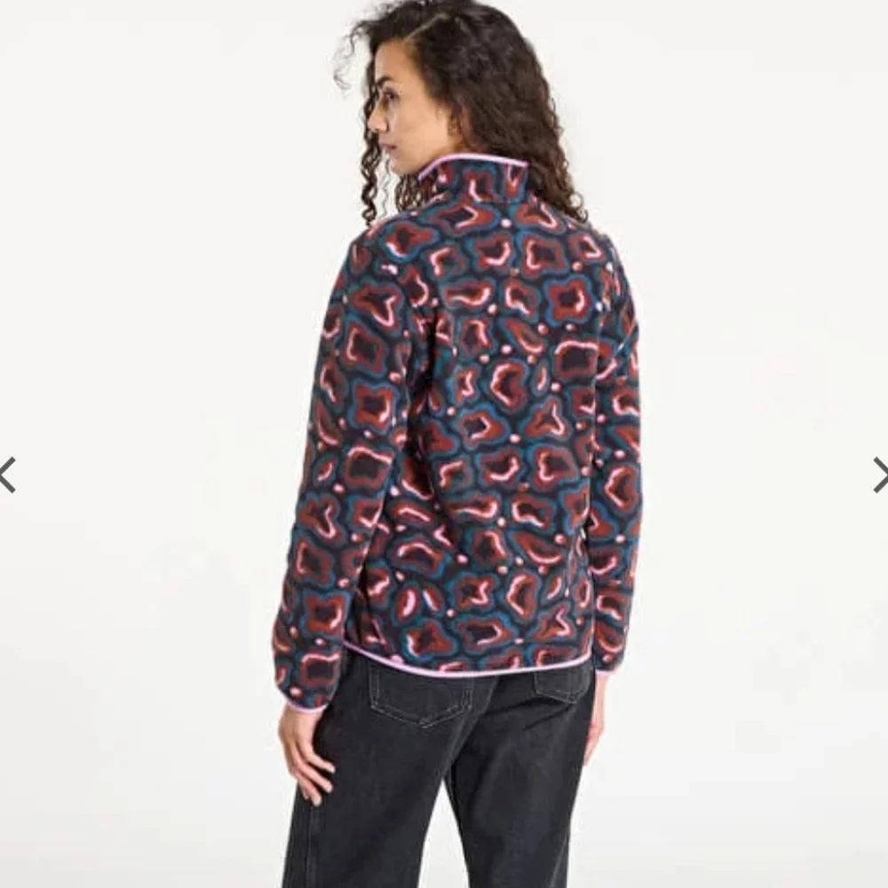 Patagonia Women's Lightweight Synchilla® Snap-T® Fleece Pullover - Picture 4 of 8